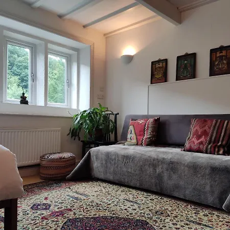 Beautiful Quiet Room In The Heart Of Holmfirth Exterior photo